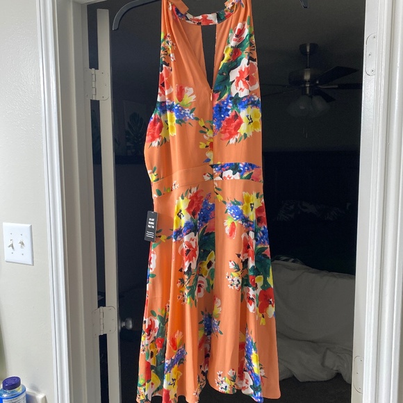 Flower dress - Picture 1 of 4